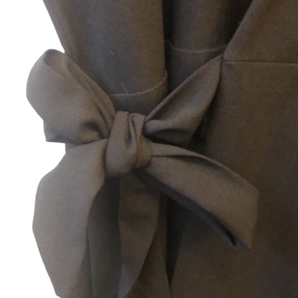 Eve Lavoie wrap dress. Made in Montreal. - Picture 3 of 7